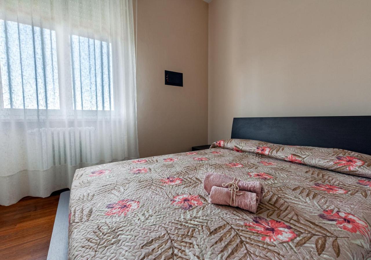 Апартаменты Luxury House Near Train Station Ливорно Экстерьер фото